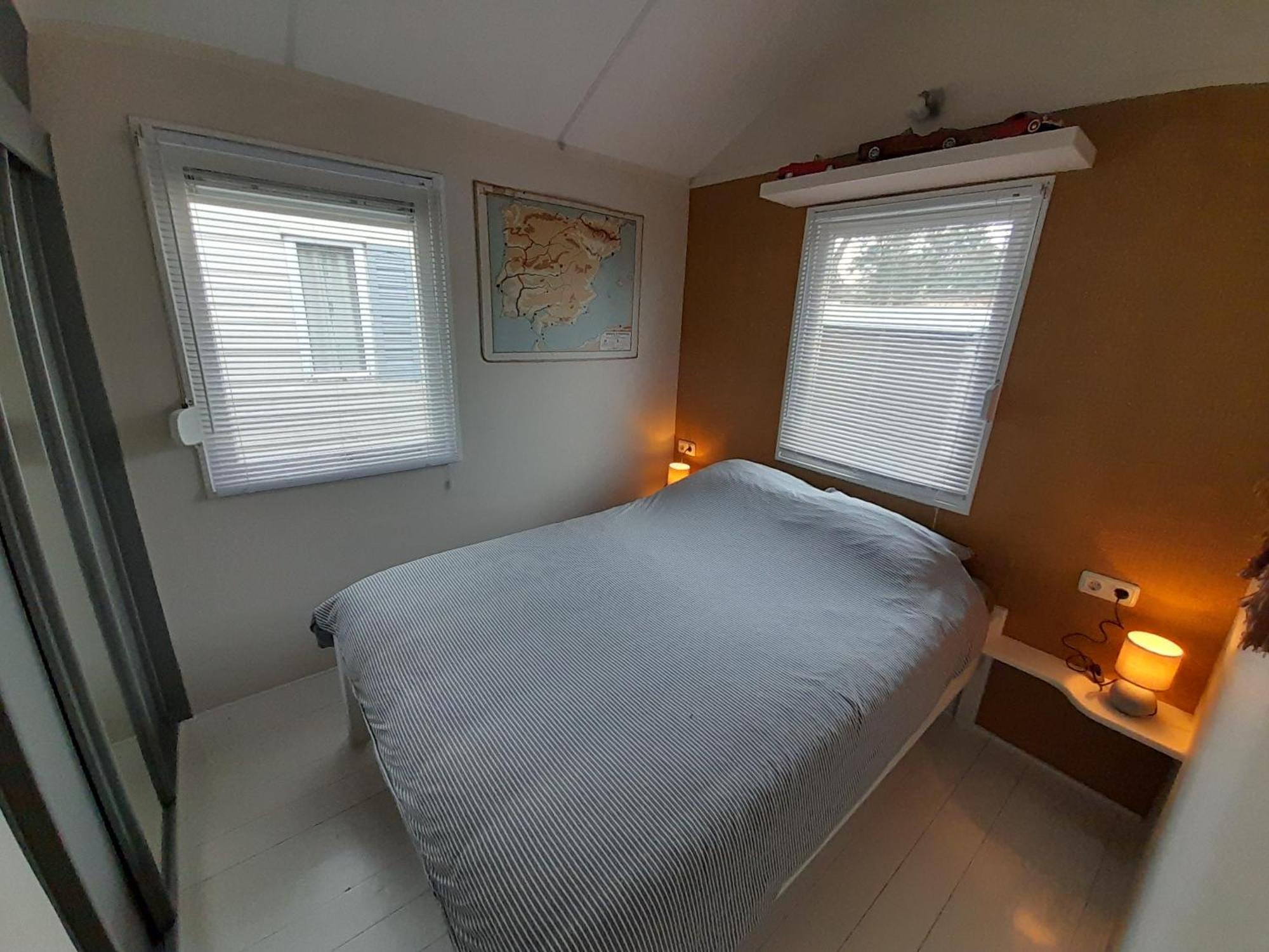 Beautiful 6-Person Chalet With Finnish Wood-Fired Sauna Tzummarum Dış mekan fotoğraf